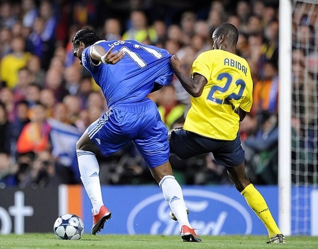 APP下载关于转折点！切尔西复出首秀；荷甲转会期攻防权衡；震撼外界；医务组通报恢复的信息