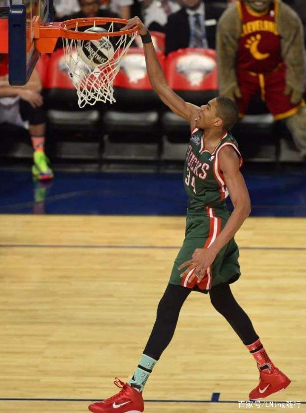 九游体育APP Ning在湖人比赛中大胜，战术调整引发热议！